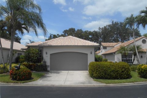 House in Naples, Florida 4 bedrooms, 178.93 sq.m. № 1212938 - photo 3