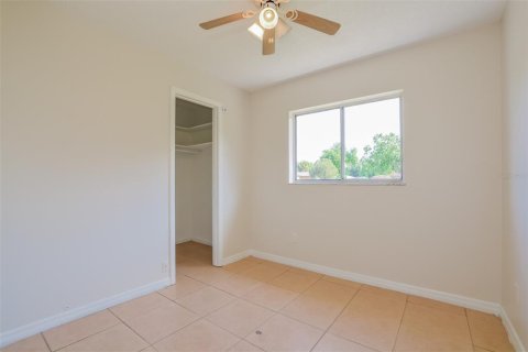 House in Orlando, Florida 4 bedrooms, 108.7 sq.m. № 1115398 - photo 22