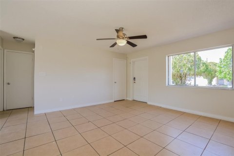 Casa en venta en Orlando, Florida, 4 dormitorios, 108.7 m2 № 1115398 - foto 9