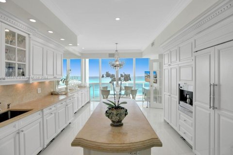 Condominio en venta en Bal Harbour, Florida, 3 dormitorios, 342.81 m2 № 1331013 - foto 5