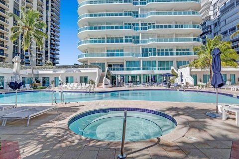 Condominio en venta en Bal Harbour, Florida, 3 dormitorios, 342.81 m2 № 1331013 - foto 7