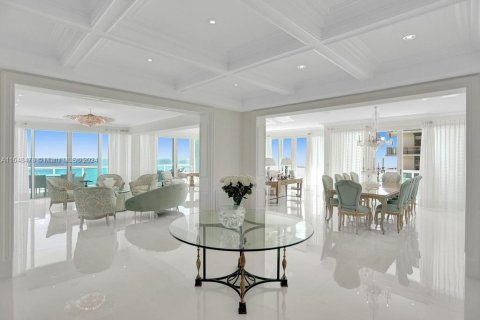 Condominio en venta en Bal Harbour, Florida, 3 dormitorios, 342.81 m2 № 1331013 - foto 2