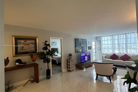 Condominio en venta en Aventura, Florida, 1 dormitorio, 72 m2 № 1351650 - foto 11