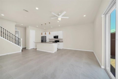 Adosado en venta en Kissimmee, Florida, 5 dormitorios, 197.14 m2 № 1315415 - foto 5