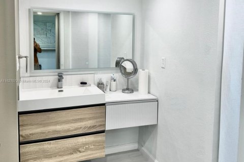 Condo in Aventura, Florida, 1 bedroom  № 1282291 - photo 19