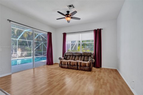 House in Lake Worth, Florida 4 bedrooms, 222.87 sq.m. № 1282293 - photo 7