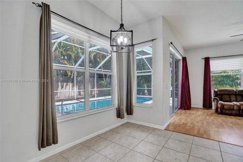 House in Lake Worth, Florida 4 bedrooms, 222.87 sq.m. № 1282293 - photo 6