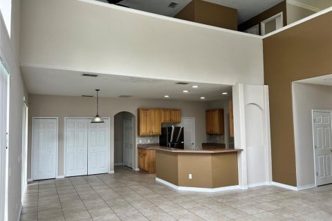 House in Winter Garden, Florida 4 bedrooms, 275.27 sq.m. № 1383885 - photo 4