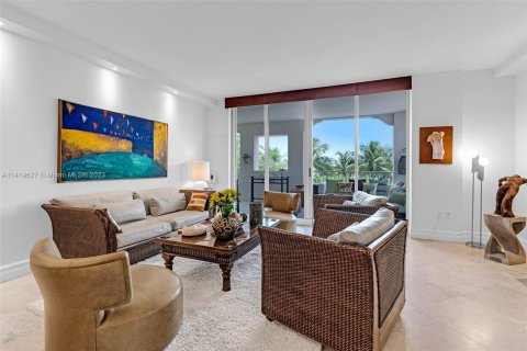 Condominio en venta en Key Biscayne, Florida, 3 dormitorios, 247.77 m2 № 616056 - foto 8