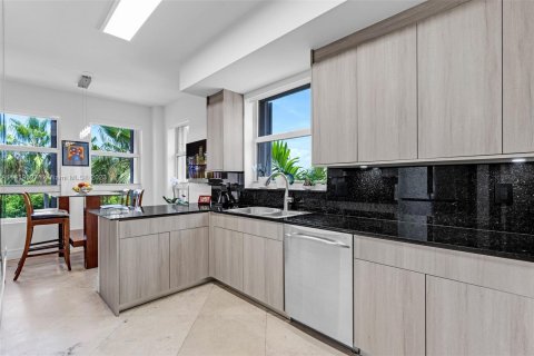 Condominio en venta en Key Biscayne, Florida, 3 dormitorios, 247.77 m2 № 616056 - foto 9