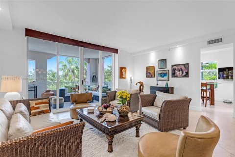 Condominio en venta en Key Biscayne, Florida, 3 dormitorios, 247.77 m2 № 616056 - foto 1