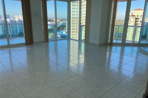 Copropriété à louer à Aventura, Floride: 2 chambres, 149.57 m2 № 1355353 - photo 2