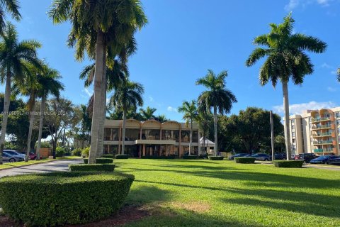 Condo in Miami, Florida, 1 bedroom  № 1355354 - photo 11