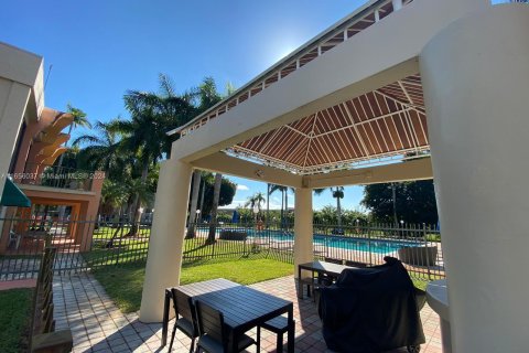 Copropriété à louer à Miami, Floride: 1 chambre, 64.1 m2 № 1355354 - photo 13