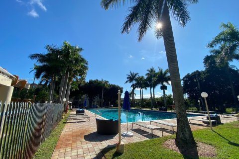 Condo in Miami, Florida, 1 bedroom  № 1355354 - photo 9