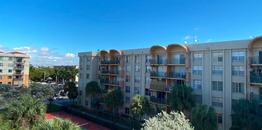 Condo in Miami, Florida, 1 bedroom  № 1355354