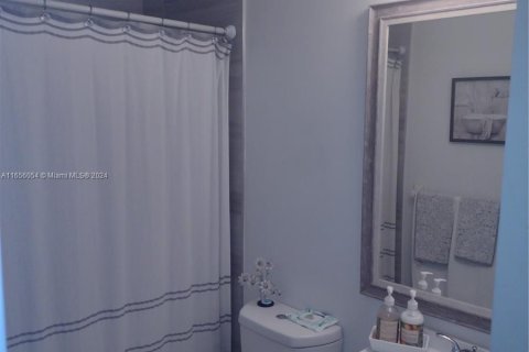 Condo in Coral Springs, Florida, 1 bedroom  № 1355356 - photo 8