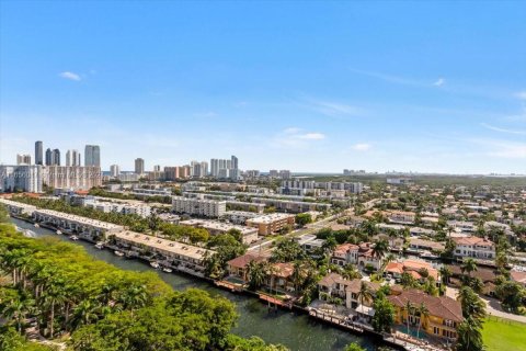 Condo in Aventura, Florida, 3 bedrooms  № 1355357 - photo 13