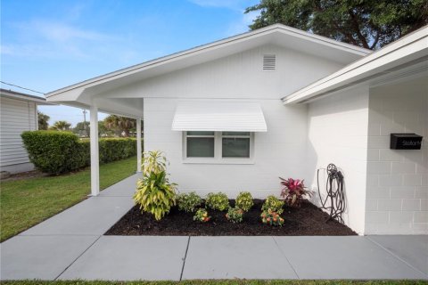 Casa en venta en Lakeland, Florida, 2 dormitorios, 108.6 m2 № 1110150 - foto 2