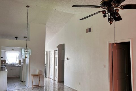 Duplex à vendre à Orlando, Floride: 2 chambres, 91.04 m2 № 1251528 - photo 9