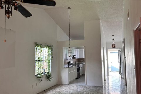 Duplex à vendre à Orlando, Floride: 2 chambres, 91.04 m2 № 1251528 - photo 5