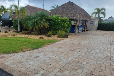 Terreno en venta en Okeechobee, Florida № 1432783 - foto 1