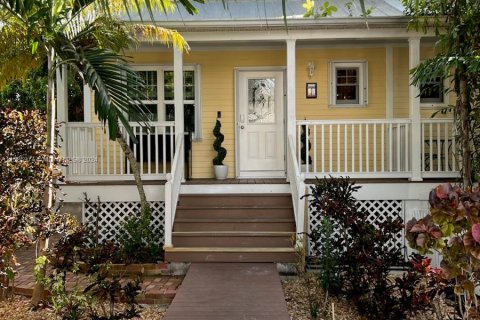 Townhouse in Key West, Florida 3 bedrooms № 986223 - photo 1