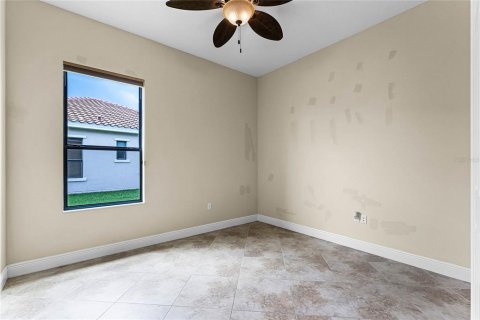 House in Kissimmee, Florida 4 bedrooms, 243.03 sq.m. № 1268586 - photo 21