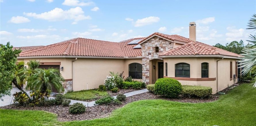 Villa ou maison à Kissimmee, Floride 4 chambres, 243.03 m2 № 1268586