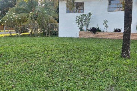 Villa ou maison à vendre à Miami Gardens, Floride: 5 chambres, 236.34 m2 № 848766 - photo 3