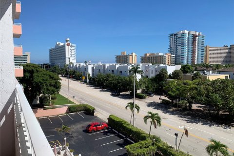 Condominio en venta en Pompano Beach, Florida, 1 dormitorio, 60.39 m2 № 935225 - foto 29