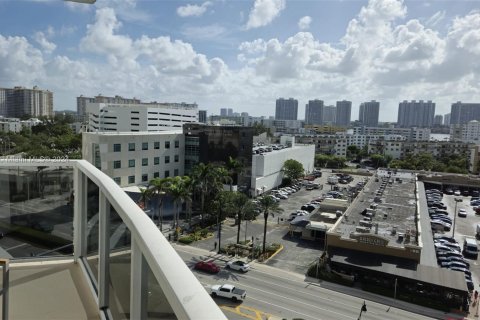 Hotel en venta en Sunny Isles Beach, Florida, 51.19 m2 № 1229804 - foto 17