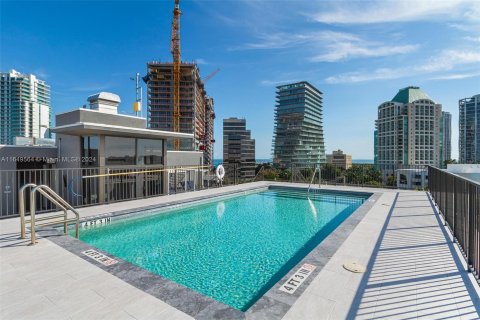 Condo in Miami, Florida, 1 bedroom  № 1347718 - photo 25