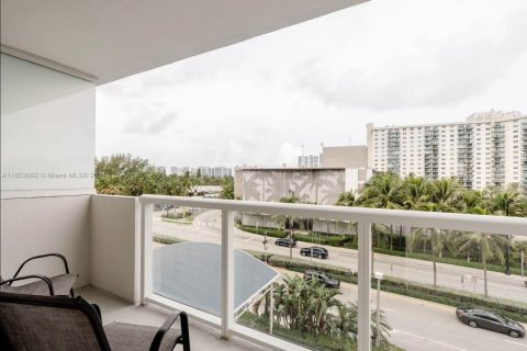 Copropriété à vendre à Sunny Isles Beach, Floride: 33.44 m2 № 1347942 - photo 14