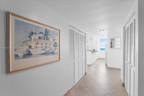 Condominio en alquiler en Miami Beach, Florida, 2 dormitorios, 104.98 m2 № 1347720 - foto 13