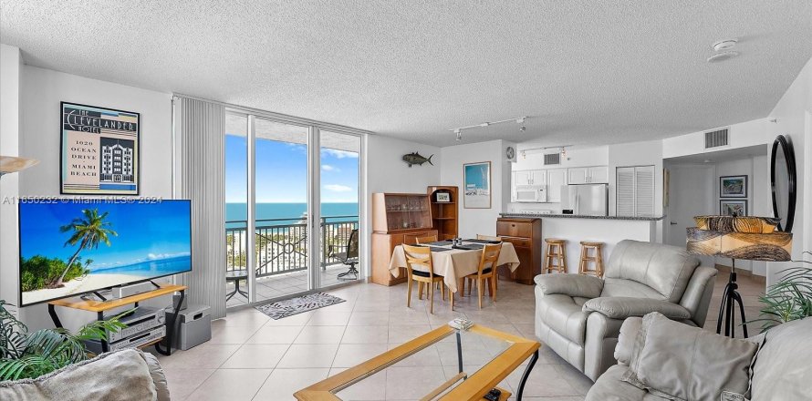 Condo in Miami Beach, Florida, 2 bedrooms  № 1347720