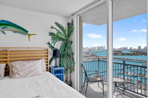 Condo in Miami Beach, Florida, 2 bedrooms  № 1347720 - photo 5