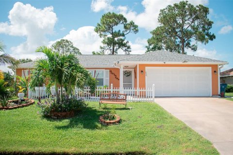 Villa ou maison à vendre à Palm Bay, Floride: 3 chambres, 98.1 m2 № 1307750 - photo 1