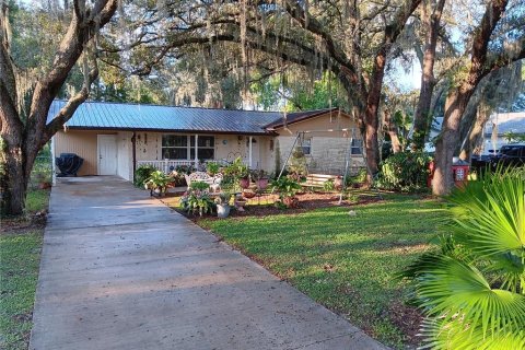 House in Tampa, Florida 3 bedrooms, 108.88 sq.m. № 1393866 - photo 1