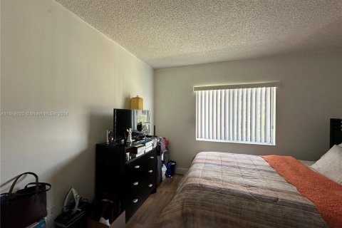 Купить кондоминиум в Корал-Спрингс, Флорида 3 спальни, 124.49м2, № 1119554 - фото 18