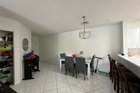 Купить кондоминиум в Корал-Спрингс, Флорида 3 спальни, 124.49м2, № 1119554 - фото 4