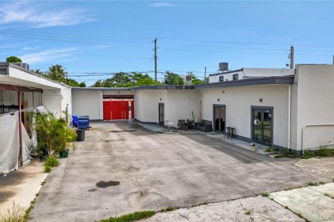 Propiedad comercial en alquiler en Miami, Florida № 819082 - foto 5