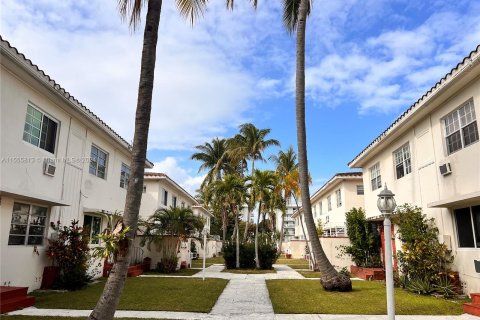 Condominio en venta en Miami Beach, Florida, 1 dormitorio, 54.72 m2 № 1077939 - foto 10
