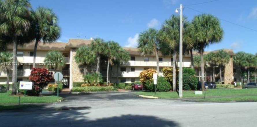 Condominio en Tamarac, Florida, 2 dormitorios  № 909647