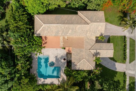 House in Miami, Florida 5 bedrooms, 338.63 sq.m. № 1320848 - photo 28