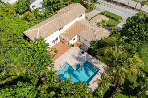 Casa en venta en Miami, Florida, 5 dormitorios, 338.63 m2 № 1320848 - foto 29