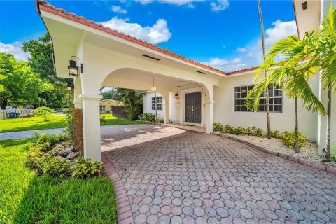 Villa ou maison à vendre à Miami, Floride: 5 chambres, 338.63 m2 № 1320848 - photo 3