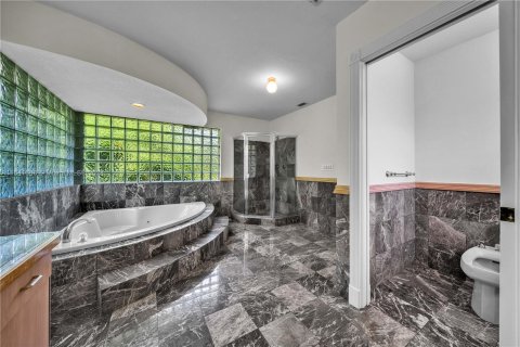 Villa ou maison à vendre à Miami, Floride: 5 chambres, 338.63 m2 № 1320848 - photo 25