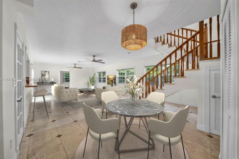 Villa ou maison à vendre à Miami, Floride: 5 chambres, 338.63 m2 № 1320848 - photo 12