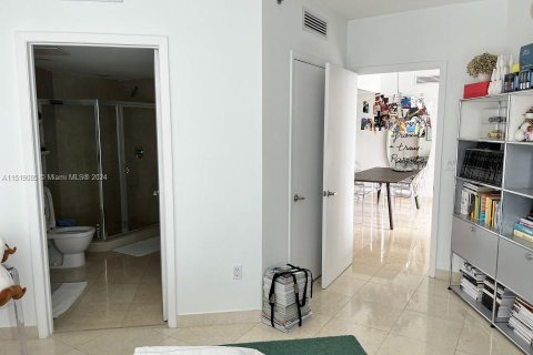 Купить кондоминиум в Майами, Флорида 2 спальни, 119.84м2, № 965207 - фото 22